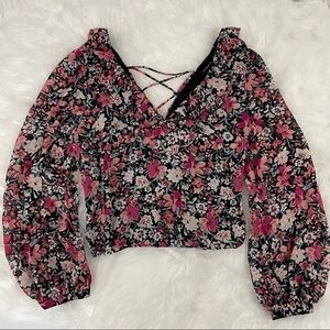 NWT Dynamite Semi-Cropped Long Sleeve Floral Top With Lace-Up Back Size Large
